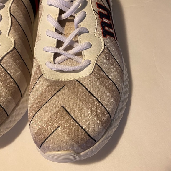 NFL NY GIANTS SIZE 8 WOMAN SNEAKERS BNIB NEVER WORN.SHOW OFF YOUR TEAM SPIRIT - Picture 4 of 12